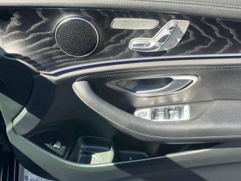 Mercedes-Benz E-CLASS 2.0 E 300 AMG Line Premium de Auto 5dr