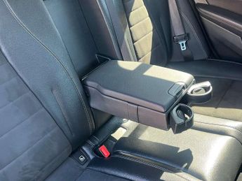 Mercedes-Benz E-CLASS 2.0 E 300 AMG Line Premium de Auto 5dr