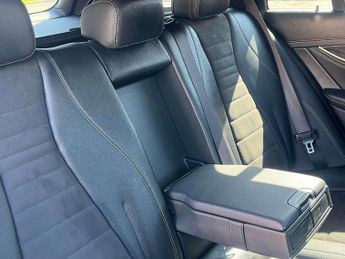 Mercedes-Benz E-CLASS 2.0 E 300 AMG Line Premium de Auto 5dr