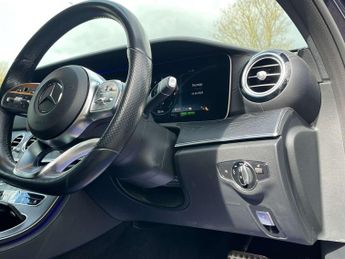 Mercedes-Benz E-CLASS 2.0 E 300 AMG Line Premium de Auto 5dr