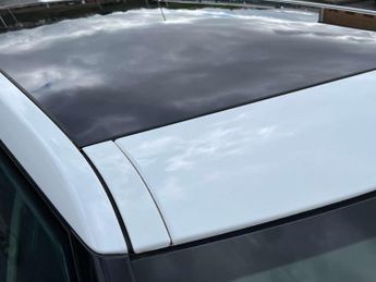 Land Rover RANGE ROVER EVOQUE 2.2 Range Rover Evoque Dynamic SD4 Auto 4WD 5dr