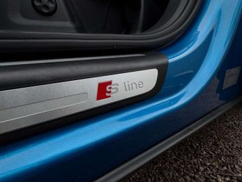 AUDI Q3 2.0 Q3 S Line+ TDI Quattro Semi-Auto 4WD 5dr