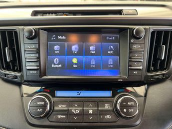 TOYOTA RAV4 2.5 RAV4 Icon HEV 4x2 CVT 5dr