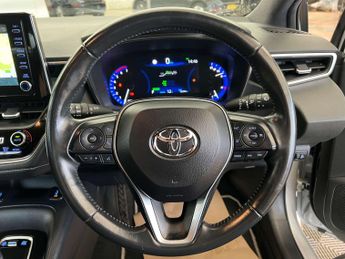 TOYOTA COROLLA 1.8 Corolla Icon Tech VVTi HEV CVT 5dr