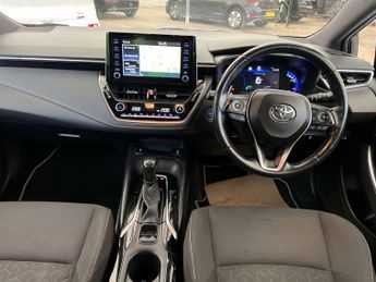 TOYOTA COROLLA 1.8 Corolla Icon Tech VVTi HEV CVT 5dr