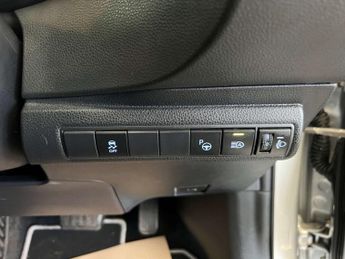 TOYOTA COROLLA 1.8 Corolla Icon Tech VVTi HEV CVT 5dr