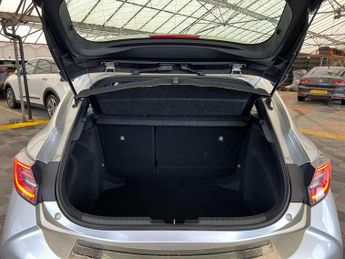 TOYOTA COROLLA 1.8 Corolla Icon Tech VVTi HEV CVT 5dr