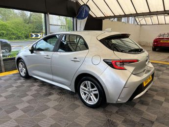 TOYOTA COROLLA 1.8 Corolla Icon Tech VVTi HEV CVT 5dr