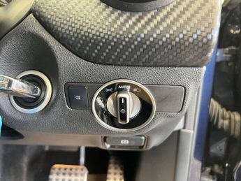 MERCEDES-BENZ A-CLASS 2.1 A 200 D AMG Line Premium Auto 5dr