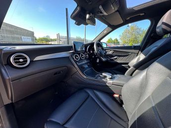 MERCEDES-BENZ GLC 2.1 GLC220d AMG Line (Premium) SUV 5dr Diesel G-Tronic 4MATIC Eu