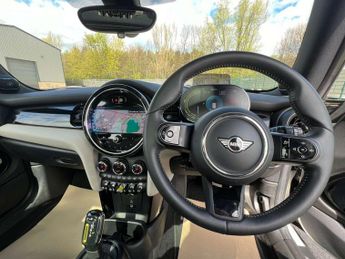 MINI HATCH Cooper S Electric Level 3 3dr - NATIONAL DELIVERY*