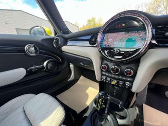 MINI HATCH Cooper S Electric Level 3 3dr - NATIONAL DELIVERY*