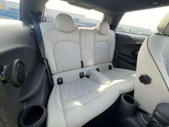 MINI HATCH Cooper S Electric Level 3 3dr - NATIONAL DELIVERY*