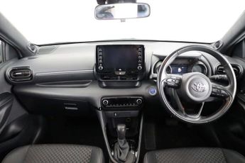Toyota Yaris 1.5 VVT-h Dynamic E-CVT Euro 6 (s/s) 5dr