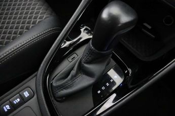 Toyota Yaris 1.5 VVT-h Dynamic E-CVT Euro 6 (s/s) 5dr
