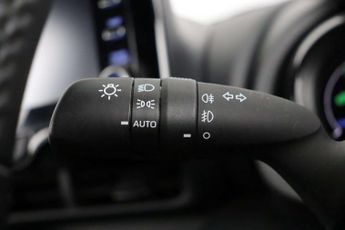 Toyota Yaris 1.5 VVT-h Dynamic E-CVT Euro 6 (s/s) 5dr
