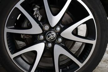 Toyota Yaris 1.5 VVT-h Dynamic E-CVT Euro 6 (s/s) 5dr