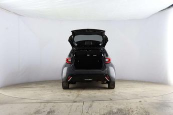 Toyota Yaris 1.5 VVT-h Dynamic E-CVT Euro 6 (s/s) 5dr