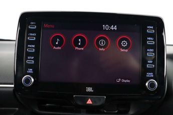 Toyota Yaris 1.5 VVT-h Dynamic E-CVT Euro 6 (s/s) 5dr