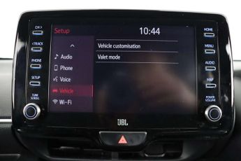 Toyota Yaris 1.5 VVT-h Dynamic E-CVT Euro 6 (s/s) 5dr