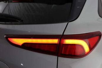 Hyundai KONA 64kWh Premium Auto 5dr (10.5kW Charger)