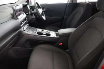 Hyundai KONA 64kWh Premium Auto 5dr (10.5kW Charger)
