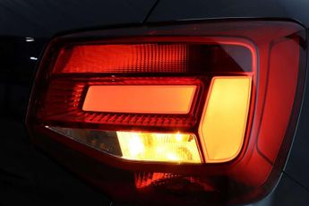 Audi Q2 1.5 TFSI CoD 35 Technik S Tronic Euro 6 (s/s) 5dr