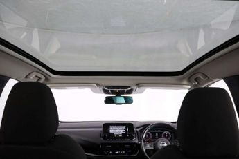 Nissan Qashqai 1.3 DIG-T MHEV N-Connecta XTRON Euro 6 (s/s) 5dr