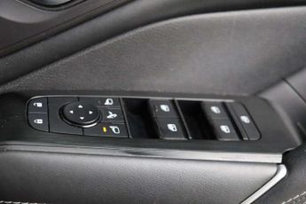 Nissan Qashqai 1.3 DIG-T MHEV N-Connecta XTRON Euro 6 (s/s) 5dr