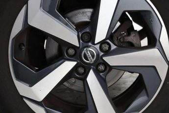 Nissan Qashqai 1.3 DIG-T MHEV N-Connecta XTRON Euro 6 (s/s) 5dr