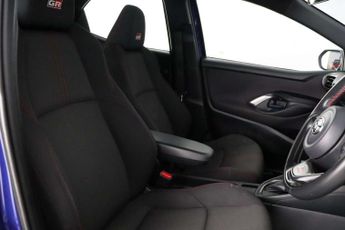 Toyota Yaris 1.5 VVT-h GR SPORT E-CVT Euro 6 (s/s) 5dr