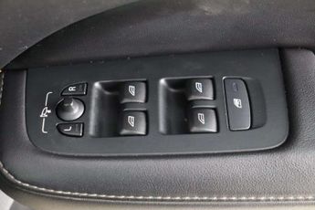 Volvo S60 2.0 B5 MHEV Inscription Auto Euro 6 (s/s) 4dr