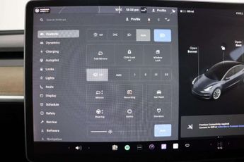 Tesla Model 3 Standard Range Plus Auto RWD 4dr