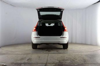 Volvo XC60 2.0 B4 MHEV Momentum Auto AWD Euro 6 (s/s) 5dr
