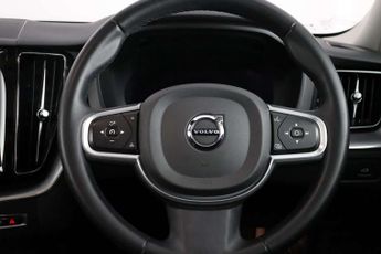 Volvo XC60 2.0 B4 MHEV Momentum Auto AWD Euro 6 (s/s) 5dr