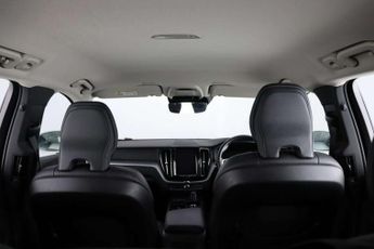 Volvo XC60 2.0 B5 MHEV Momentum Auto Euro 6 (s/s) 5dr