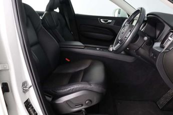 Volvo XC60 2.0 B5 MHEV Momentum Auto Euro 6 (s/s) 5dr
