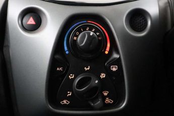 Toyota AYGO 1.0 VVT-i x-play Euro 6 (s/s) 5dr