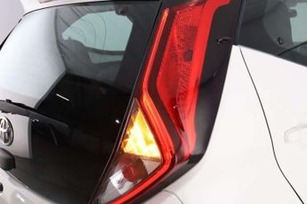 Toyota AYGO 1.0 VVT-i x-play Euro 6 (s/s) 5dr