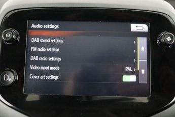 Toyota AYGO 1.0 VVT-i x-play Euro 6 (s/s) 5dr