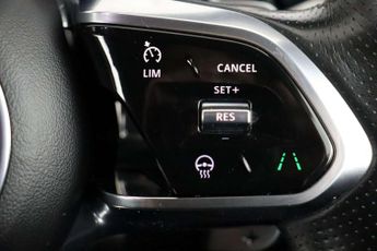 Jaguar F-PACE 2.0 P250i R-Dynamic S Auto AWD Euro 6 (s/s) 5dr