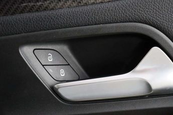 Mercedes-Benz GLA 1.3 GLA250e 15.6kWh Exclusive Edition 8G-DCT Euro 6 (s/s) 5dr
