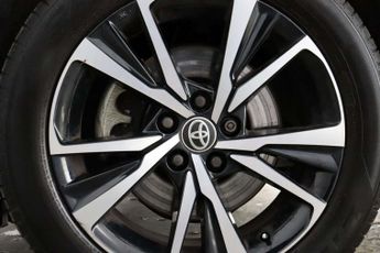 Toyota C-HR 2.0 VVT 13.6kWh Design CVT Euro 6 (s/s) 5dr
