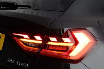 Audi A1 1.0 TFSI 25 S line Sportback Euro 6 (s/s) 5dr