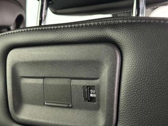 Land Rover Discovery 3.0 D300 MHEV R-Dynamic SE Auto 4WD Euro 6 (s/s) 5dr