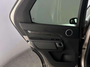 Land Rover Discovery 3.0 D300 MHEV R-Dynamic SE Auto 4WD Euro 6 (s/s) 5dr