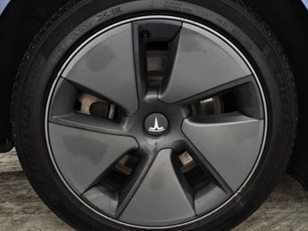 Tesla Model 3 Long Range Auto RWD 4dr