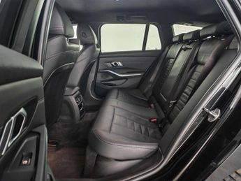 BMW 3 Series 2.0 330e 12kWh M Sport Touring Auto xDrive Euro 6 (s/s) 5dr