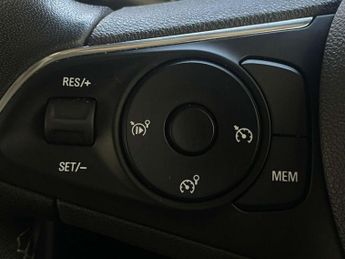 Vauxhall Grandland 1.2 Turbo Design Euro 6 (s/s) 5dr