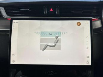 Jaguar F-PACE 2.0 P400e 17.1kWh R-Dynamic SE Auto AWD Euro 6 (s/s) 5dr